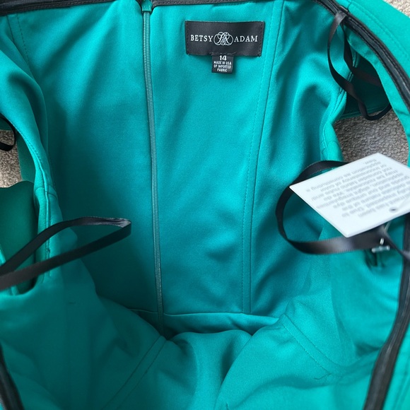 Betsy and Adam off the shoulder new with tags green size 14 dress - Picture 8 of 10